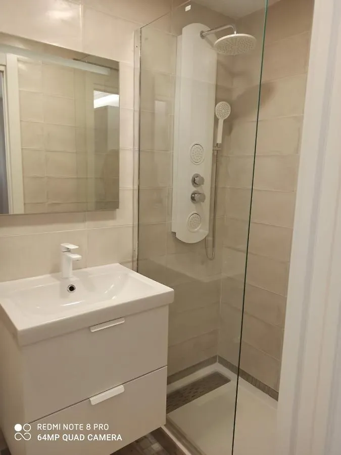 Homestay Dudi'S Peppers Apartment Malaga