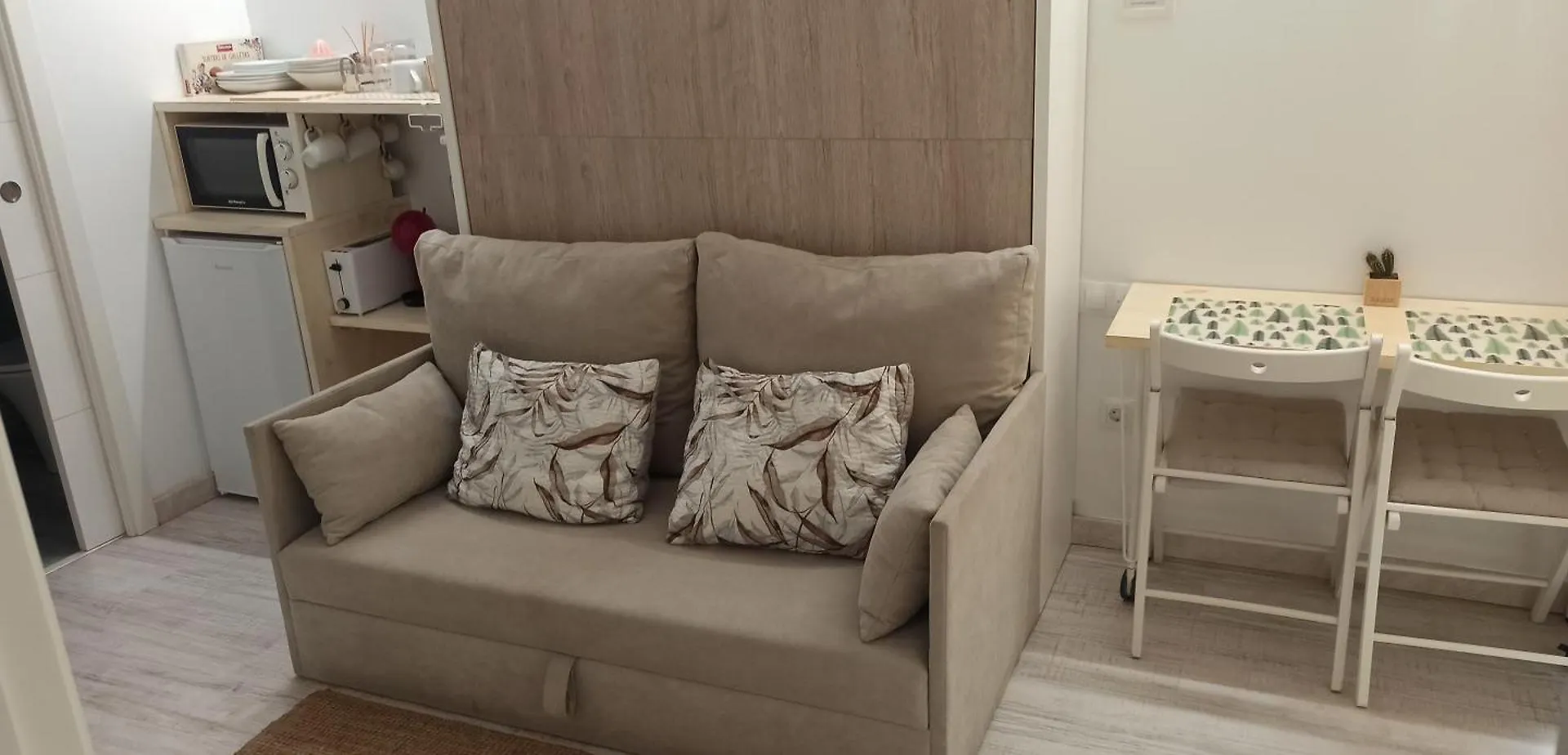 Homestay Dudi'S Peppers Apartment Malaga Spain