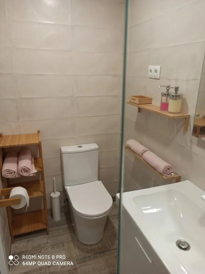 Dudi'S Peppers Apartment Malaga Homestay